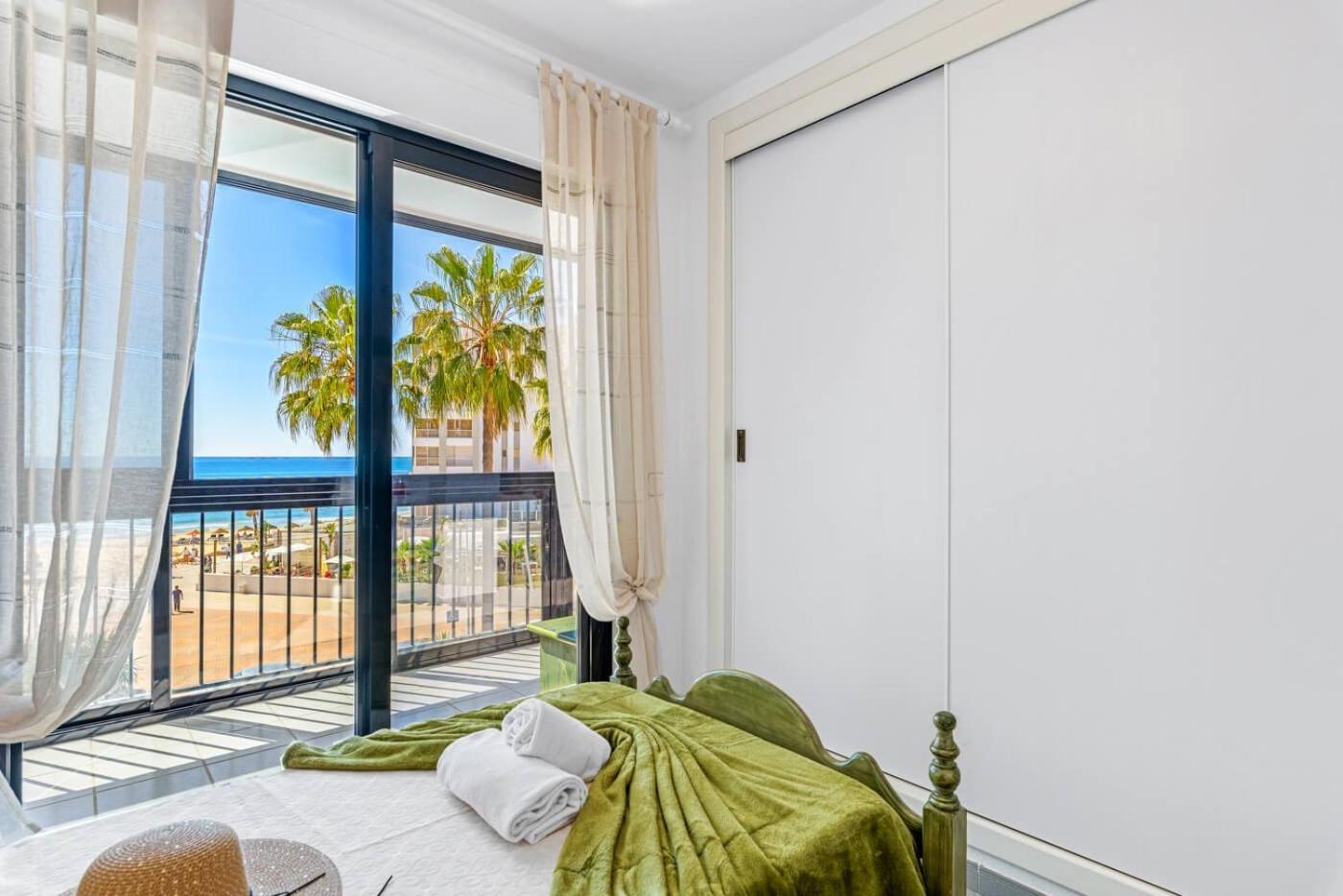 Apartment Colon - Plusholidays カルプ エクステリア 写真